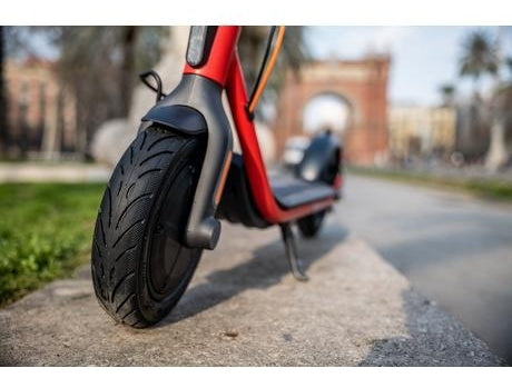 D38E Segway Ninebot E Scooter